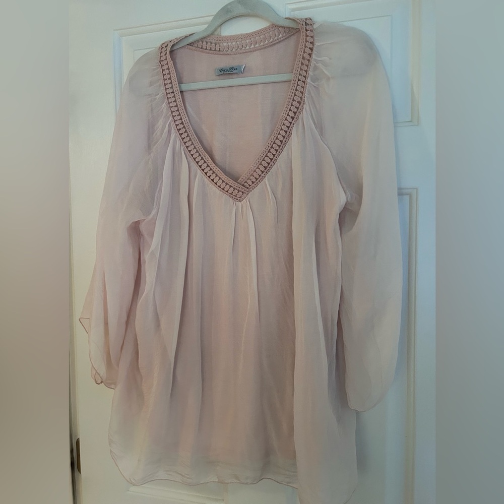 NWOT Elena Baldi Light Pink V-Neck Tunic with Crochet Trim. 1X